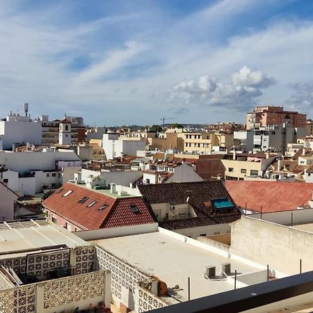 En El Centro Y Al Lado De La Playa Apartment ฟูเอนฮิโรลา ภายนอก รูปภาพ