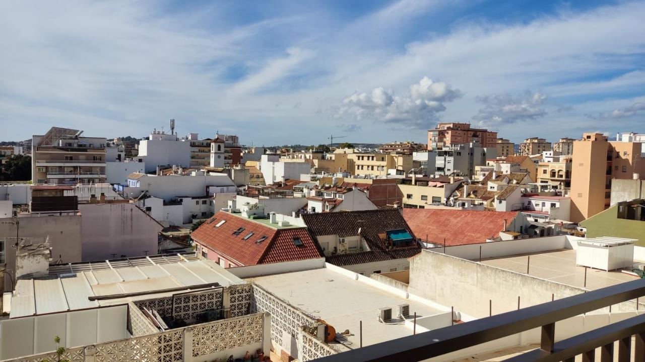 En El Centro Y Al Lado De La Playa Apartment ฟูเอนฮิโรลา ภายนอก รูปภาพ