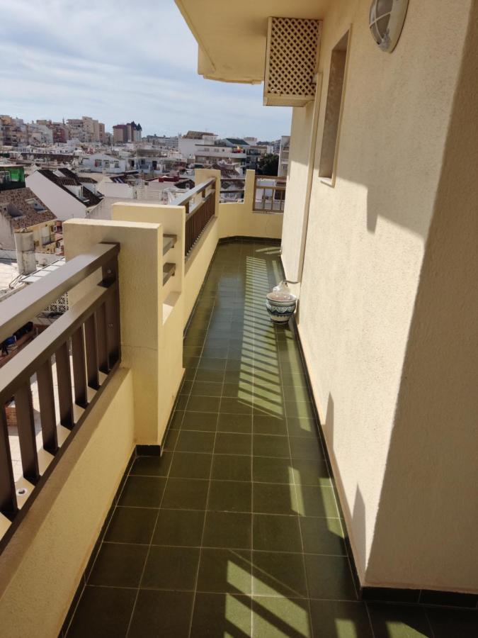 En El Centro Y Al Lado De La Playa Apartment ฟูเอนฮิโรลา ภายนอก รูปภาพ